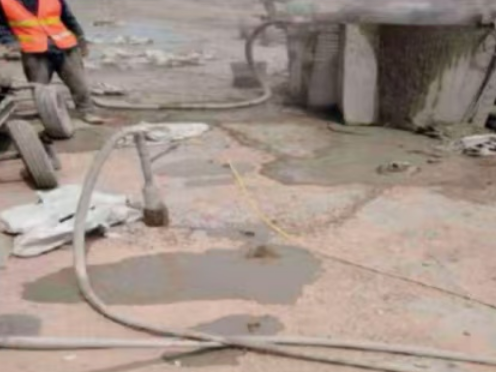 慈利水泥混凝土路面板底注浆技术 路面脱空注浆整治方案